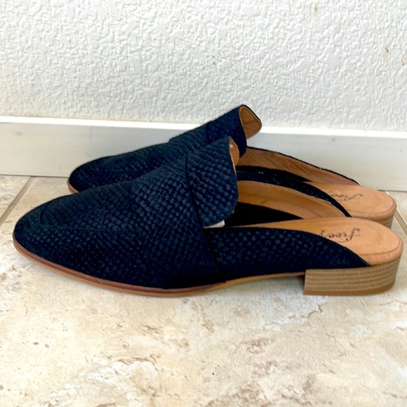 FREE PEOPLE - At ease Black Loafer Mule - sz 42 - Picture 4 of 7